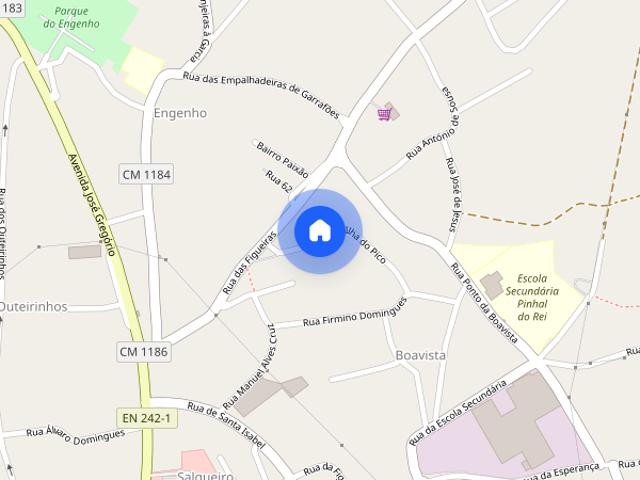 Quarto com varanda perto Intermarche Marinha Grande