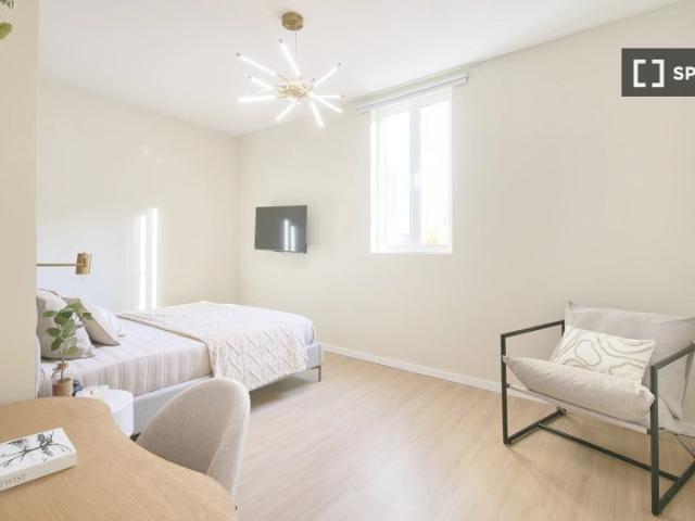 Quarto compartilhado em apartamento de 10 quartos para alugar em Lisboa