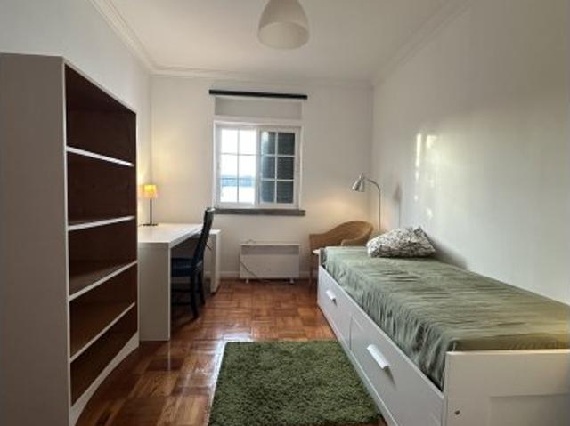 Quarto compartilhado para alugar em Cascais
