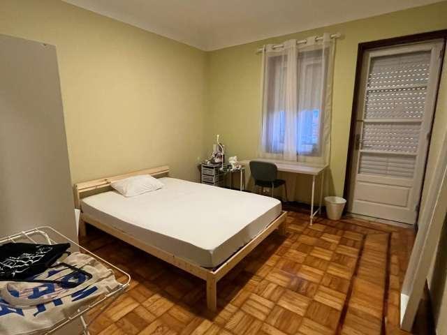 Quarto compartilhado no Porto, 5 quartos para mulheres