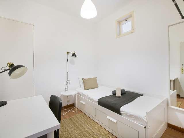 Quarto compartilhado para alugar em Lisboa, com 7 quartos