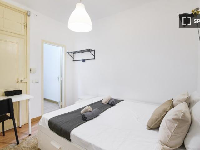 Quarto compartilhado para alugar em Lisboa, com 7 quartos