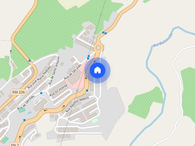 Quarto completamente mobilado em Lamego