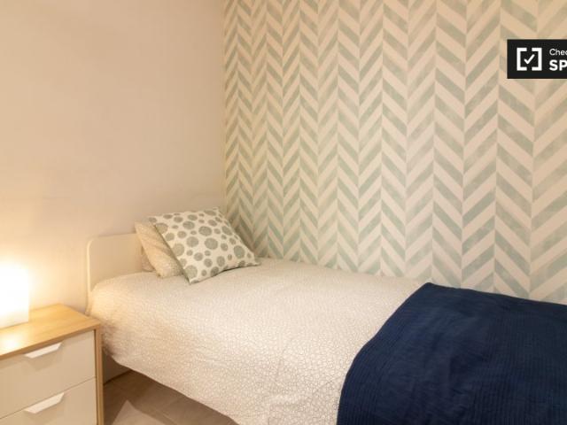 Quarto confortável para alugar em casa com 5 quartos, Restelo, Lisboa