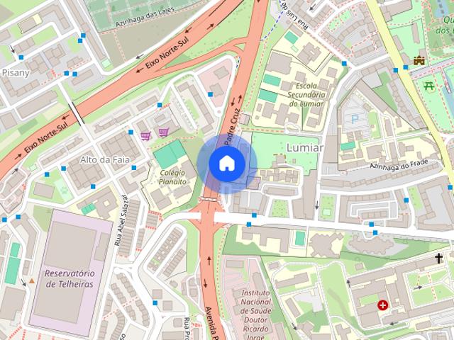 Quarto amplo com janela facil acesso aos transportes Lisboa