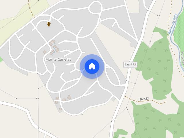 Quarto amplo cama casal em Faro Penha