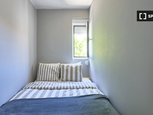 Quarto disponível em apartamento compartilhado com 6 quartos em Lisboa