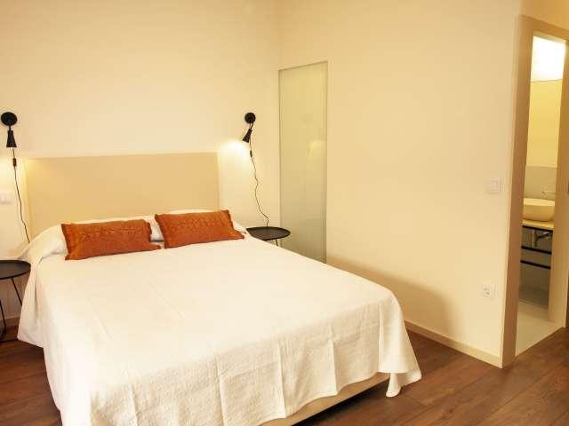 Quarto disponível em apartamento compartilhado com 6 quartos no Porto