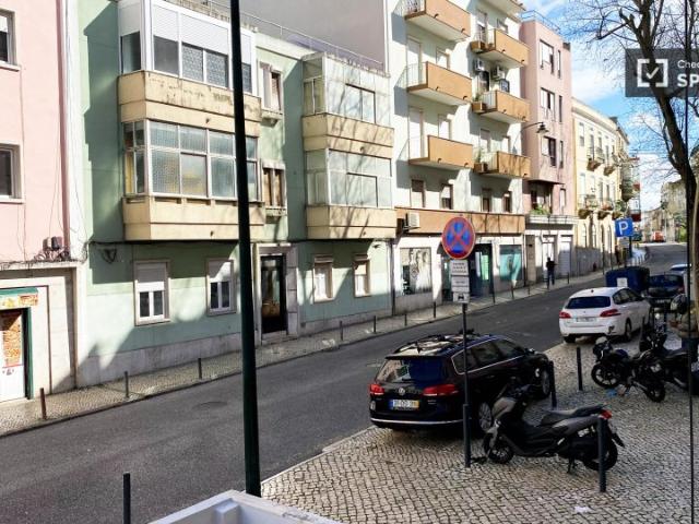 Quarto disponível para alugar em um apartamento de 2 quartos em Lisboa, perfeito para.