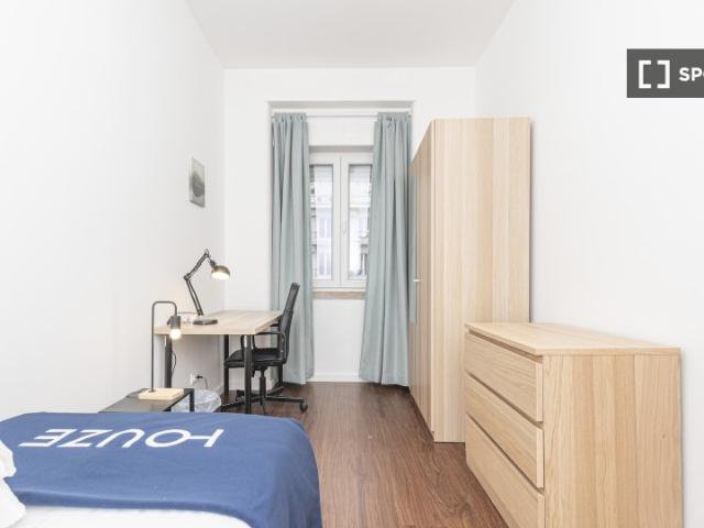Quarto disponível para alugar em apartamento com 11 quartos em Lisboa