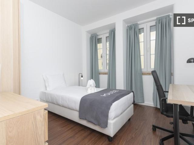 Quarto disponível para alugar em apartamento com 11 quartos em Lisboa