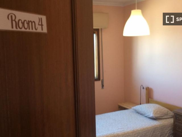 Quarto disponível para alugar em apartamento compartilhado com 5 quartos, Porto