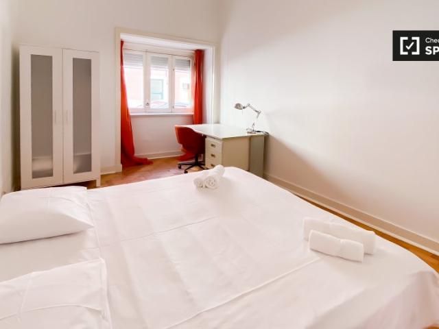 Quarto disponível para alugar em apartamento compartilhado com 6 camas em Lisboa