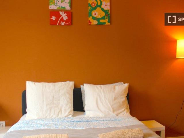 Quarto disponível para alugar em apartamento compartilhado com 6 quartos, Porto