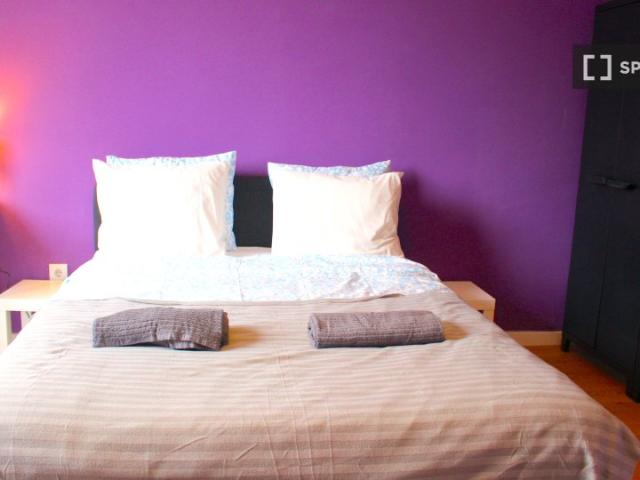 Quarto disponível para alugar em apartamento compartilhado com 6 quartos, Porto