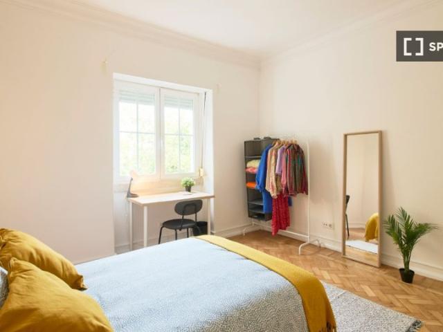 Quarto disponível para alugar em apartamento compartilhado com 7 camas em Lisboa