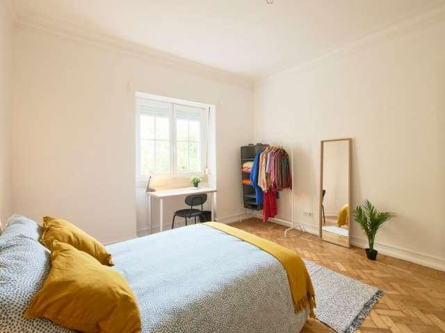 Quarto disponível para alugar em apartamento compartilhado com 7 camas em Lisboa