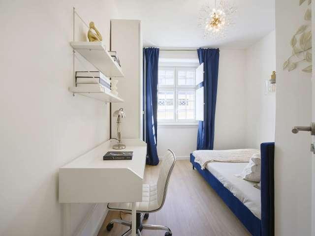 Quarto disponível para alugar em apartamento compartilhado com 7 camas em Lisboa