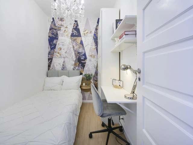 Quarto disponível para alugar em apartamento compartilhado com 7 camas em Lisboa