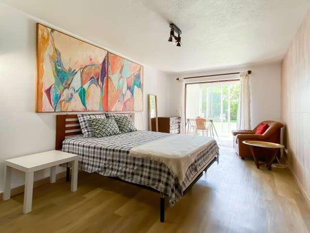 Quarto disponível para alugar em apartamento compartilhado com 7 quartos em Cascais