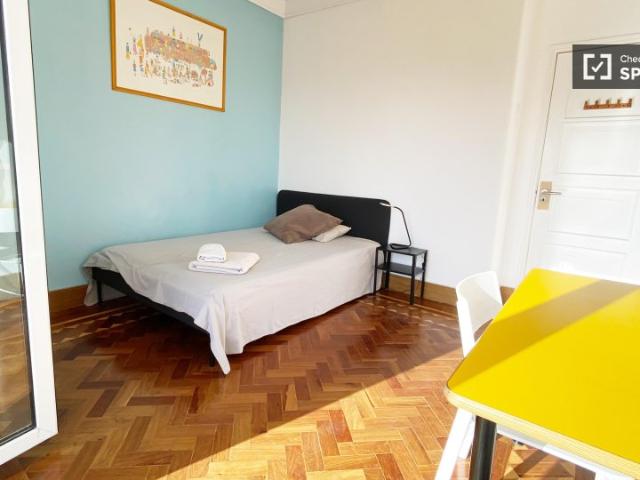 Quarto em apartamento compartilhado com 8 quartos em Cascais, Lisboa