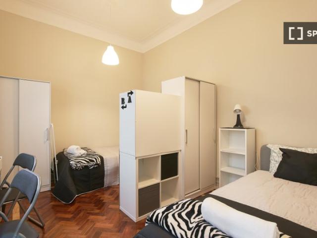 Quarto disponível para alugar em apartamento compartilhado com 9 camas em Lisboa