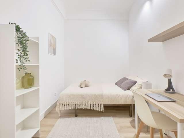 Quarto disponível para alugar em apartamento compartilhado com 10 quartos em Lisboa
