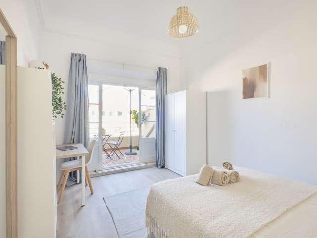 Quarto disponível para alugar em apartamento compartilhado com 10 quartos em Lisboa