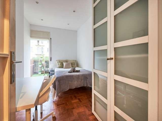 Quarto disponível para alugar em apartamento compartilhado com 10 quartos em Lisboa