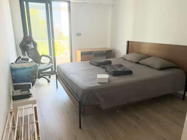 Quarto disponível para alugar em apartamento compartilhado de 3 quartos em Almada
