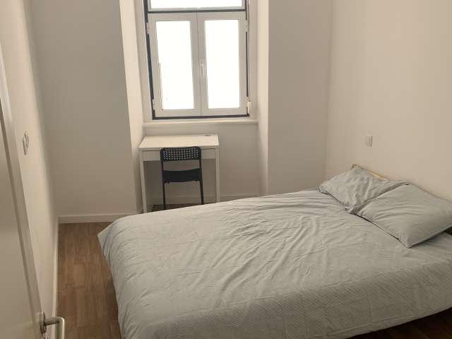 Quarto disponível para alugar em apartamento compartilhado de 3 quartos, Lisboa