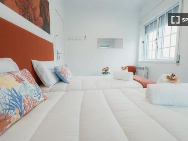 Quarto disponível para alugar em apartamento compartilhado de 4 quartos em Vila Nova