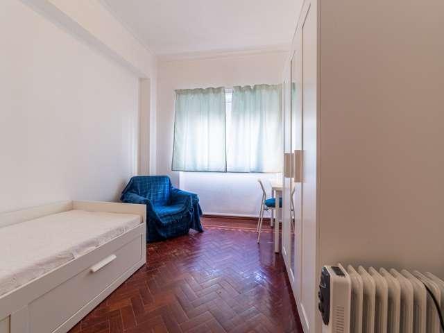 Quarto disponível para alugar em apartamento compartilhado de 4 quartos em Oeiras