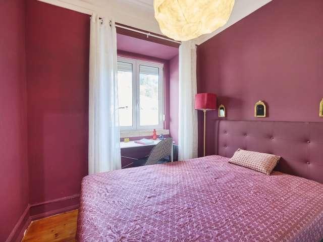 Quarto disponível para alugar em apartamento compartilhado de 4 quartos, Lisboa