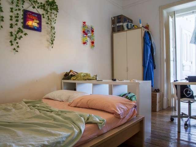 Quarto disponível para alugar em apartamento compartilhado de 4 quartos, Lisboa