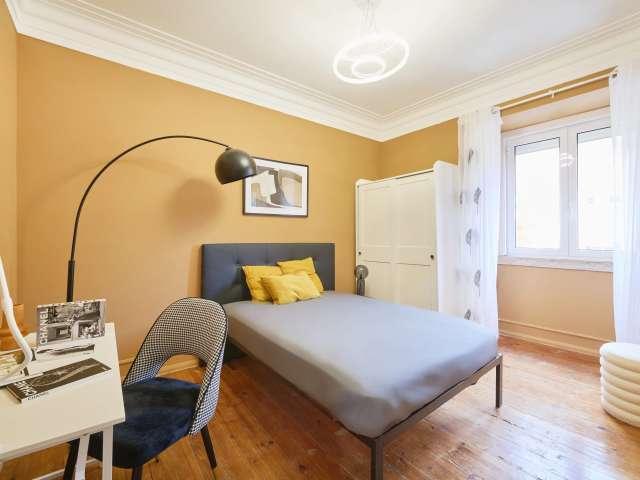 Quarto disponível para alugar em apartamento compartilhado de 4 quartos, Lisboa