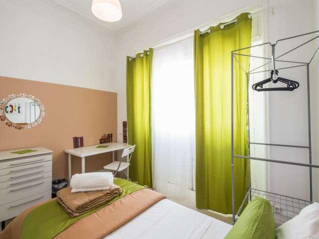 Quarto disponível para alugar em apartamento compartilhado em Lisboa, Portugal