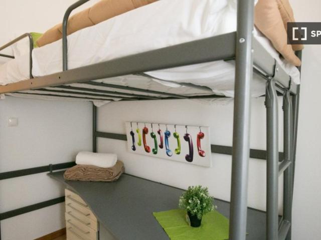 Quarto disponível para alugar em apartamento compartilhado em Lisboa, Portugal