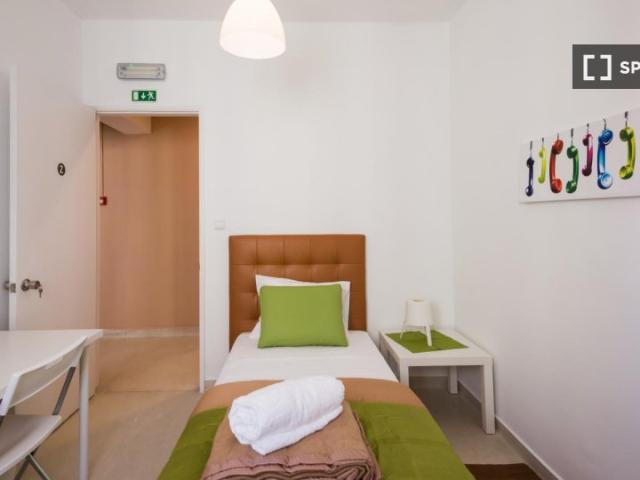 Quarto disponível para alugar em apartamento compartilhado em Lisboa, Portugal