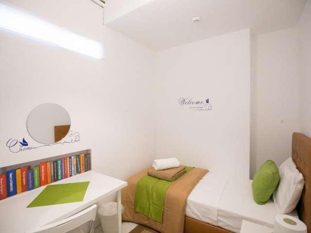 Quarto disponível para alugar em apartamento compartilhado em Lisboa, Portugal