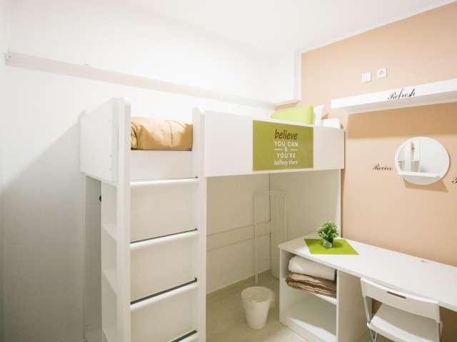 Quarto disponível para alugar em apartamento compartilhado em Lisboa, Portugal