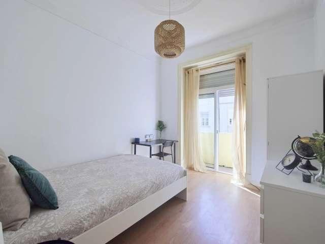 Quarto disponível para alugar em apartamento de 4 quartos em Lisboa