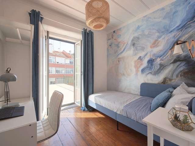 Quarto disponível para alugar em apartamento de 13 quartos em Lisboa