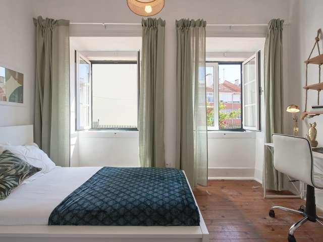 Quarto disponível para alugar em apartamento de 13 quartos em Lisboa