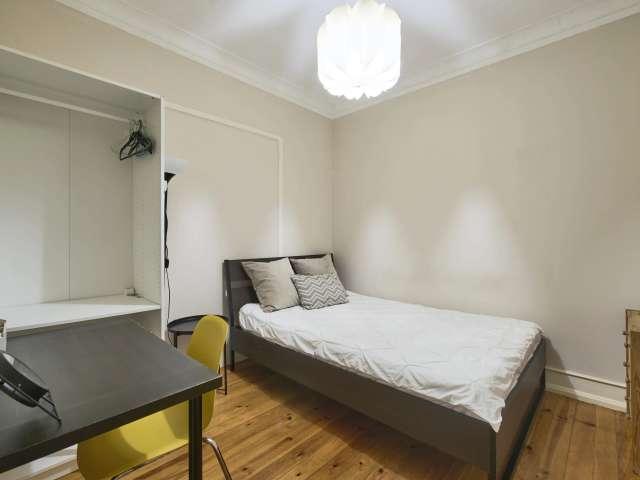 Quarto disponível para alugar em Lisboa, apartamento com 4 quartos