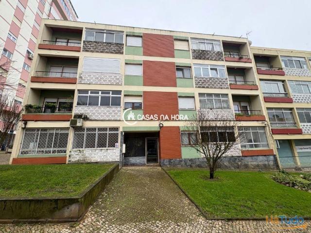 Quarto duplo disponível para Arrendamento Setúbal | Avenida Jaime Cortesão | 26084071057