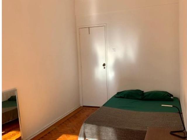 Quarto em apartamento com 3 quartos em São Domingos de Benfica, Lisboa
