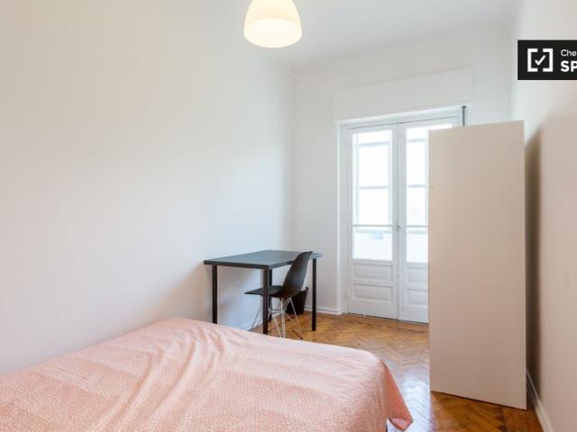 Quarto em apartamento com 3 quartos em São Domingos de Benfica, Lisboa