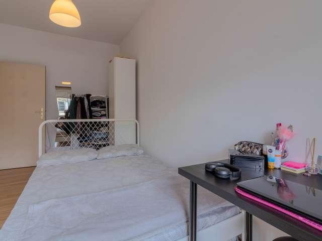 Quarto em apartamento com 6 quartos em Campo de Ourique, Lisboa