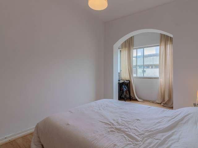 Quarto em apartamento com 6 quartos em Campo de Ourique, Lisboa